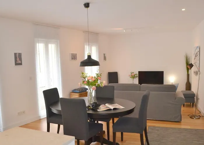 Tp Bombarda 5, Deluxe 리스본